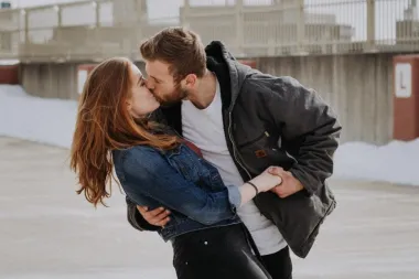 Kako znati je li posesivan i ljubomoran? Sve će ti otkriti njegov horoskop