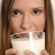 Zašto mlijeko nekome škodi?