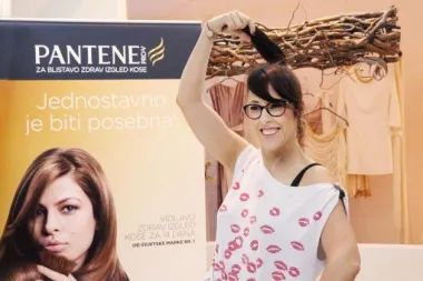 Tri dame znaju: „Jednostavno je biti posebna!“
