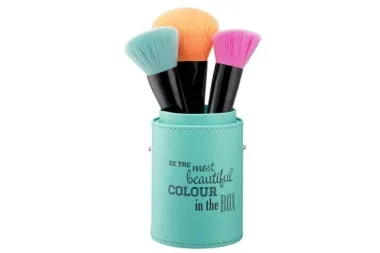 Essence trend kolekcija "make me pretty"