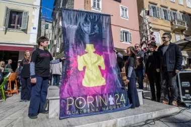 Podizanjem zastave na splitskoj Pjaci započeo Tjedan Porina