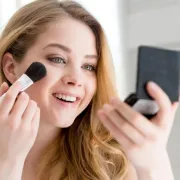 Znaš li kojim bi točno redoslijedom trebala nanositi makeup?