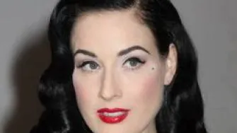 Sami napravite seksi pin-up make-up