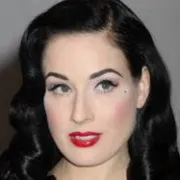 Sami napravite seksi pin-up make-up