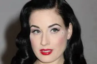 Sami napravite seksi pin-up make-up