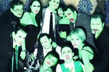Vampiri, zombiji i modna revija na rolšuhama