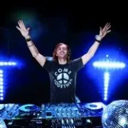 David Guetta warm up party