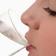 Pijte vodu na prazan želudac i izliječite se