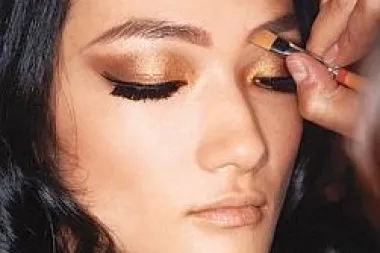 Ove jeseni i zime makeup je u metalik nijansama