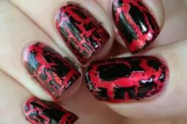 Nail trend 2011-te – ispucani, "krakle" lak za nokte