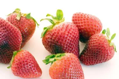 Sezona je jagoda - Saznajte koliko mogu biti zdrave i ukusne!