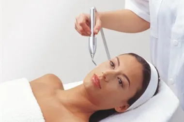 Poklanjamo vam limfnu drenaža lica uz OXY terapiju kože oko očiju i usana