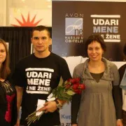 Udruga UZOR u Avonovoj kampanji „Udari mene, a ne žene“