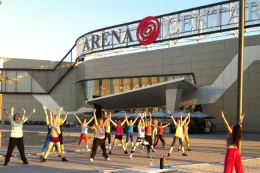 Gypsy swing, capoeira i graničar na pijesku u Arena Centru