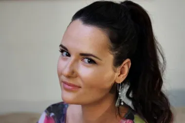 Pred ogledalom s Anom: makeup look za romantični izlazak