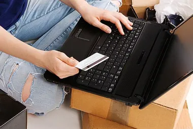 Koliko je rizična kupnja lijekova preko interneta?