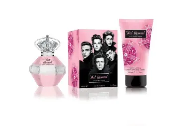 Megapopularni band One Direction na svojoj svjetskoj turneji promovira svoj novi miris That Moment