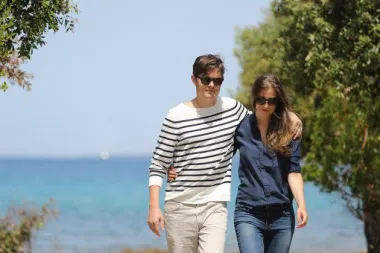 Poznati glumac Sam Riley ljetuje s obitelji u Punta Skali kraj Zadra