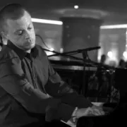 Matija Dedić otvara jazz sezonu u Saxu!