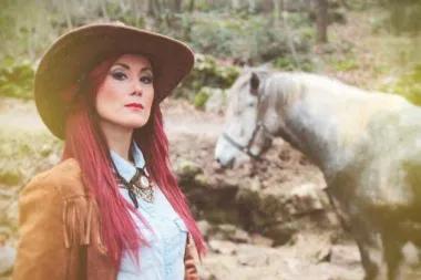 Nikolina Tomljanović predstavlja novi spot za pjesmu 'VOLIM TE'