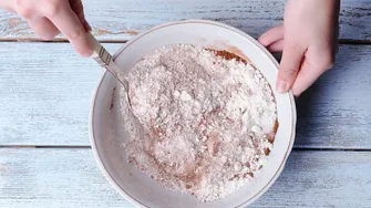 Sami napravite šampon za suho pranje (za plavuše, brinete i crvenokose)