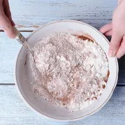 Sami napravite šampon za suho pranje (za plavuše, brinete i crvenokose)
