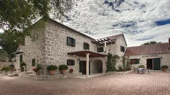 Ražnjevića dvori - tradicionalni obiteljski posjed za nezaboravni luksuzni odmor