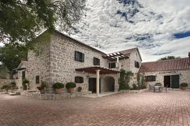Ražnjevića dvori - tradicionalni obiteljski posjed za nezaboravni luksuzni odmor