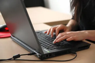 Kako „LinkedIn“ pomaže ženama u napredovanju