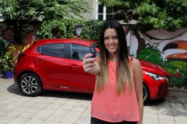 Mazda2 i Andrea Andrassy prijateljevat će sljedećih šest mjeseci
