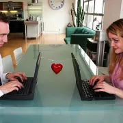 Kako prepoznati lažljivca kod online dejtinga?