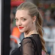 Preslatka Amanda Seyfried u novoj reklami za Givenchy