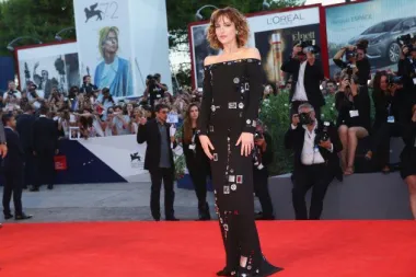 Nekoliko odličnih stajlinga Dakote Johnson