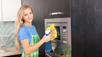 Kako očistiti kuhinju od masnih mrlja?