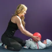 Vježbe za bebu s lopticom