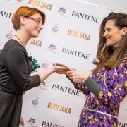 Iva Balaban donirala kosu u Pantene kampanji „Budi jaka“