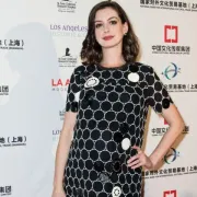 Anne Hathaway odlično pristaje trudnoća