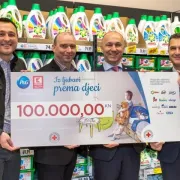 Kaufland i P&G doniraju 100.000 kuna Hrvatskom Crvenom križu za djecu u potrebi