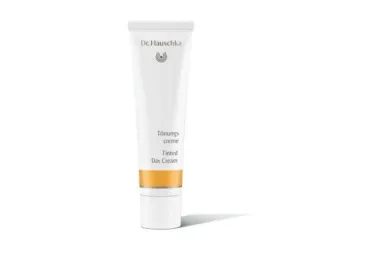Prirodna preplanulost uz novu formulu Dr. Hauschka tonirane dnevne kreme
