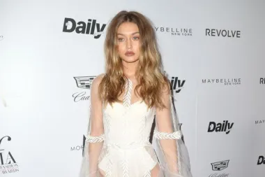 Gigi Hadid privukla pozornost u prozirnoj haljini