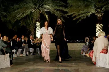 Modna dizajnerica Kristina Burja osvojila Abu Dhabi Eko kolekcijom!