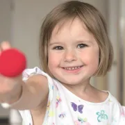 Crveni nosovi obilježavaju Dan smijeha objavom pjesme "Smijeh pomaže"