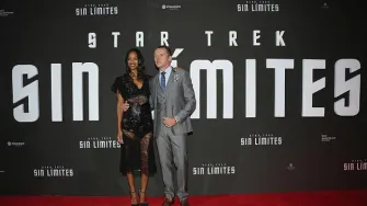 Zoe Saldana zna kako nositi crnu haljinu