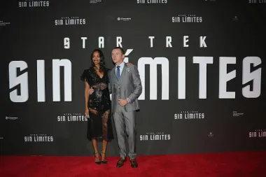 Zoe Saldana zna kako nositi crnu haljinu