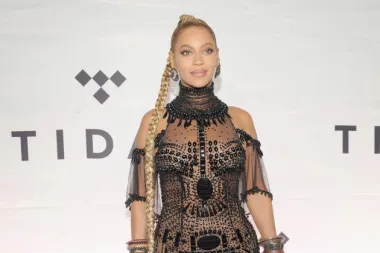 Beyonce privlačila poglede u prozirnoj haljini