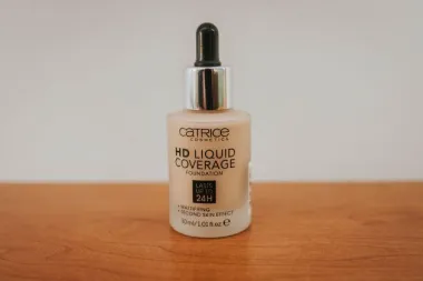 Povoljno i kvalitetno: Catrice HD Liquid Coverage Foundation tekući puder