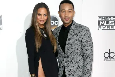 Provokativno izdanje za crveni tepih – je li Chrissy Teigen pretjerala?
