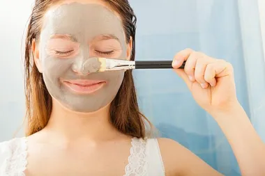 Maske od gline - zašto su korisne i kako ih koristiti?