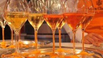 Francuski i vino – tri dame Champagne