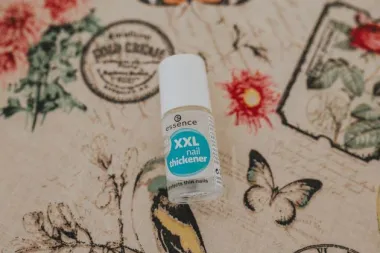 Test zona: Essence XXL nail thickener bazni lak za nokte